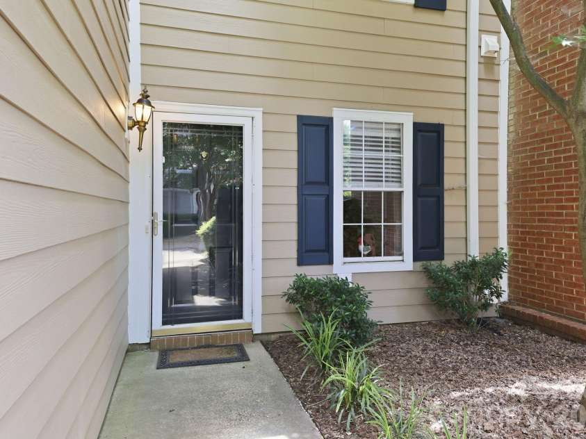 9319 Vicksburg Park Court, Charlotte, NC 28210.  MLS# CAR4395512, YatesRealty ID 36221. 