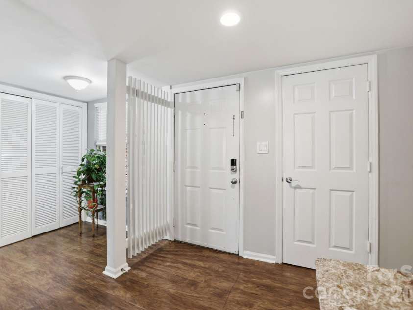 9319 Vicksburg Park Court, Charlotte, NC 28210.  MLS# CAR4395512, YatesRealty ID 36221. 
