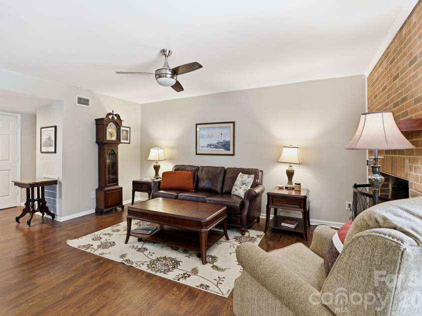 9319 Vicksburg Park Court, Charlotte, NC 28210.  MLS# CAR4395512, YatesRealty ID 36221. 