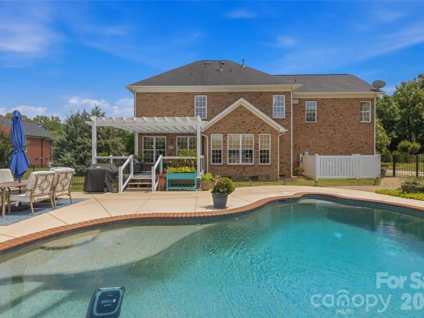 6006 Embassy Court, Wesley Chapel, NC 28110.  MLS# CAR4397902, YatesRealty ID 36222. 