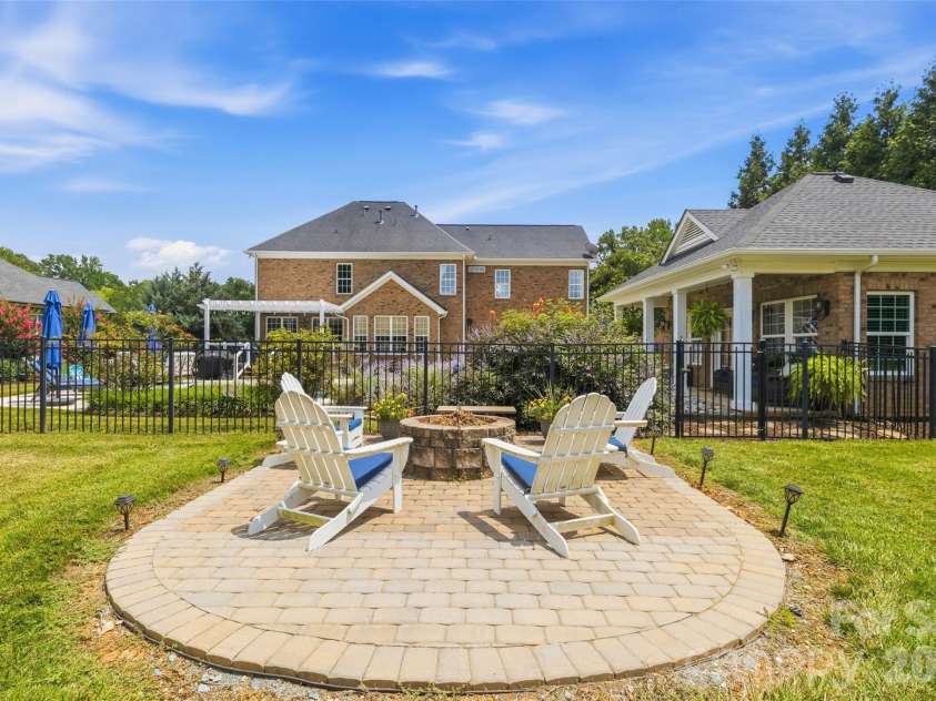 6006 Embassy Court, Wesley Chapel, NC 28110.  MLS# CAR4397902, YatesRealty ID 36222. 