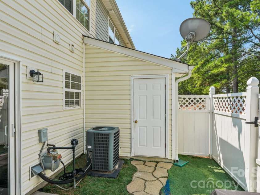 1757 Hidden Creek Drive, Rock Hill, SC 29732.  MLS# CAR4400923, YatesRealty ID 36224. 
