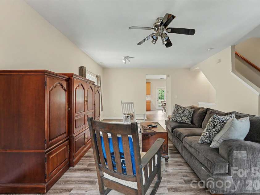 9866 Treeside Lane, Matthews, NC 28105.  MLS# CAR4400724, YatesRealty ID 36226. 