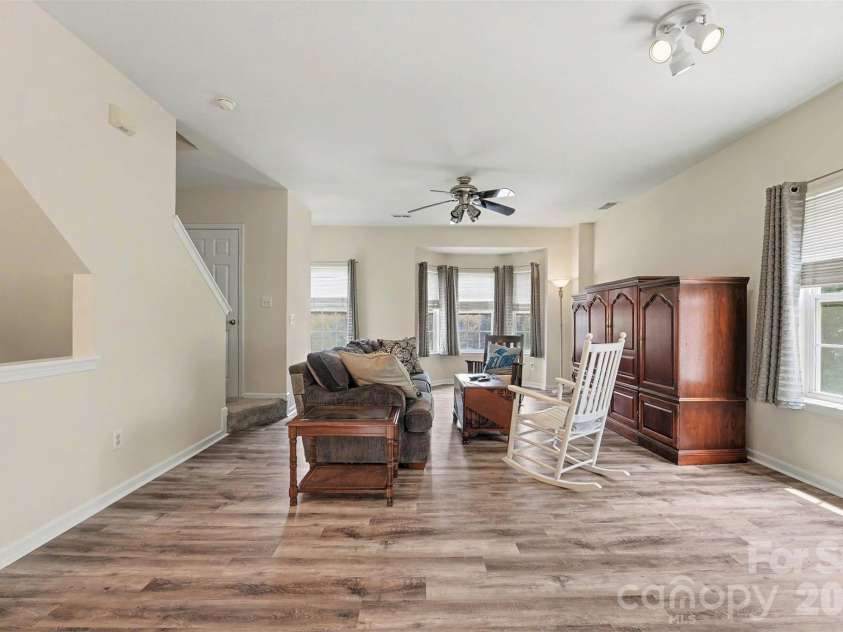 9866 Treeside Lane, Matthews, NC 28105.  MLS# CAR4400724, YatesRealty ID 36226. 