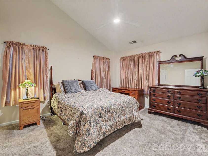 9866 Treeside Lane, Matthews, NC 28105.  MLS# CAR4400724, YatesRealty ID 36226. 