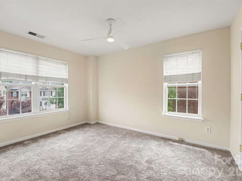9866 Treeside Lane, Matthews, NC 28105.  MLS# CAR4400724, YatesRealty ID 36226. 