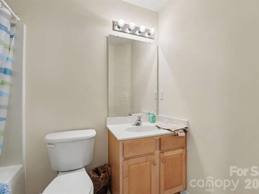9866 Treeside Lane, Matthews, NC 28105.  MLS# CAR4400724, YatesRealty ID 36226. 