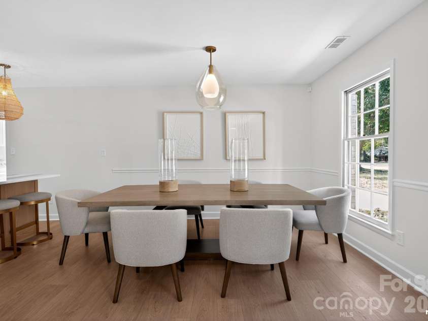 7107 Valley Haven Drive, Charlotte, NC 28211.  MLS# CAR4401246, YatesRealty ID 36231. 