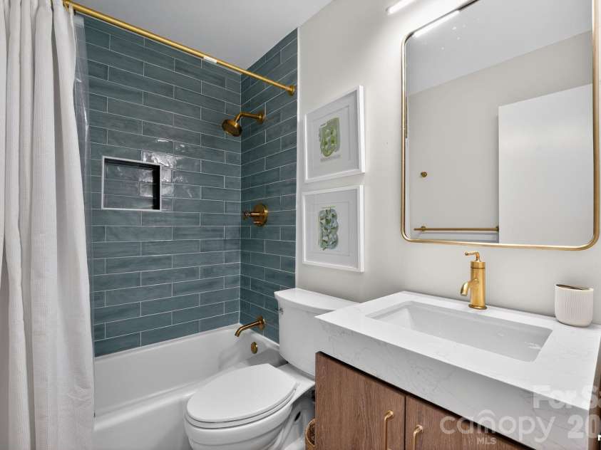 7107 Valley Haven Drive, Charlotte, NC 28211.  MLS# CAR4401246, YatesRealty ID 36231. 