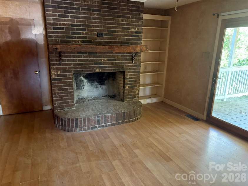 121 Brady Circle Road, Statesville, NC 28625.  MLS# CAR4400356, YatesRealty ID 36233. 