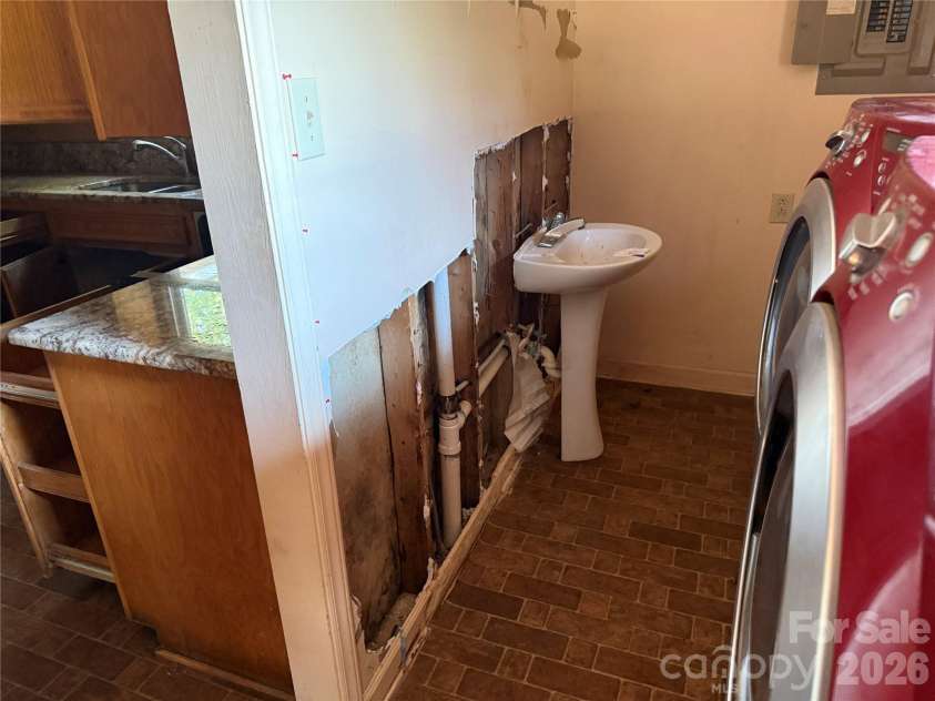 121 Brady Circle Road, Statesville, NC 28625.  MLS# CAR4400356, YatesRealty ID 36233. 