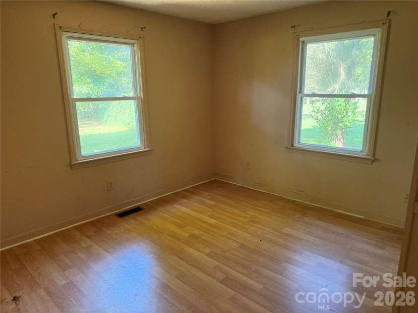 121 Brady Circle Road, Statesville, NC 28625.  MLS# CAR4400356, YatesRealty ID 36233. 