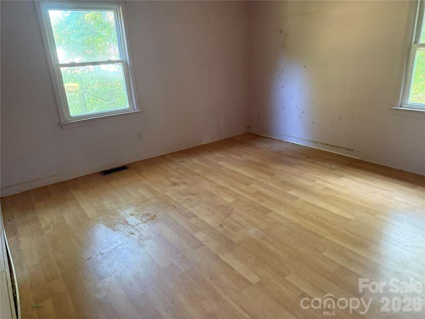 121 Brady Circle Road, Statesville, NC 28625.  MLS# CAR4400356, YatesRealty ID 36233. 