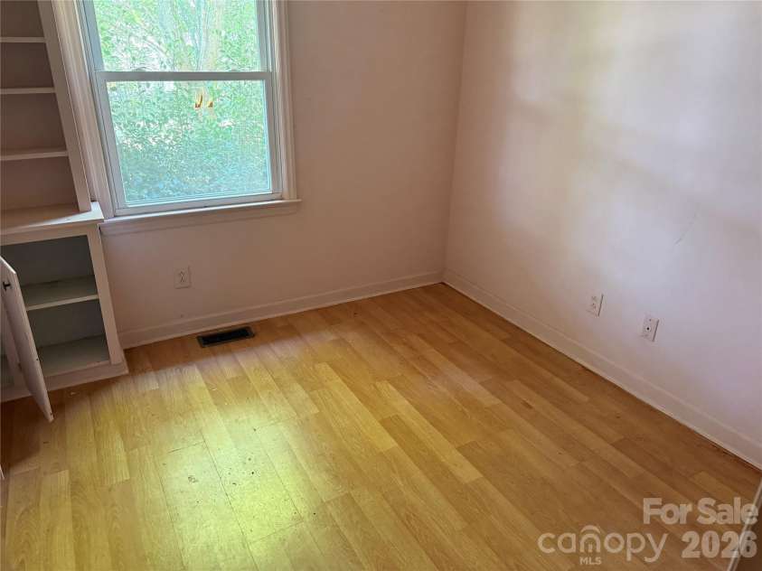 121 Brady Circle Road, Statesville, NC 28625.  MLS# CAR4400356, YatesRealty ID 36233. 