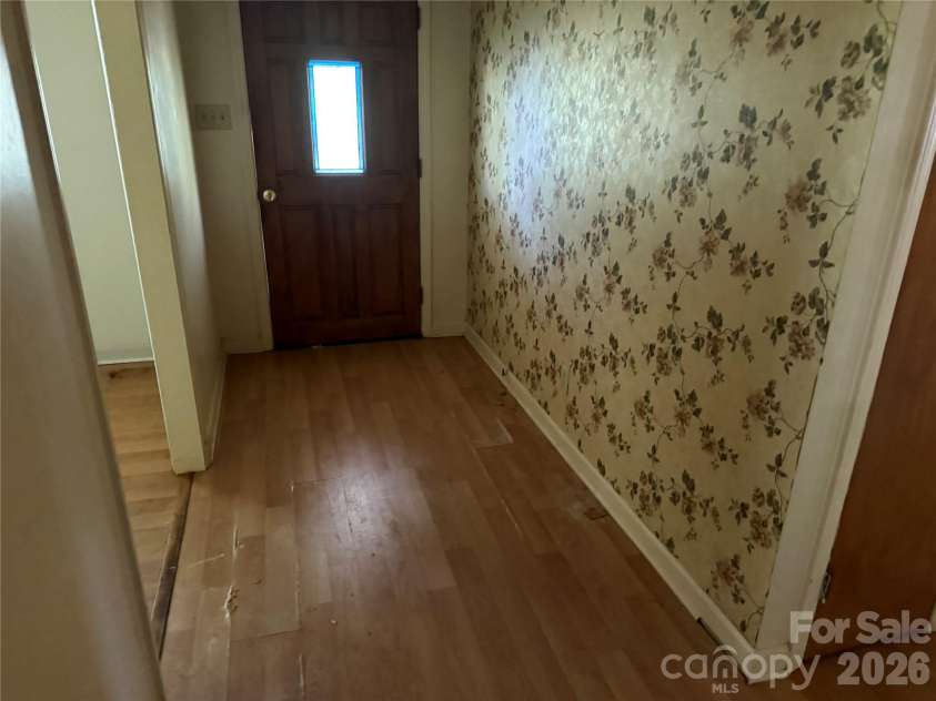 121 Brady Circle Road, Statesville, NC 28625.  MLS# CAR4400356, YatesRealty ID 36233. 
