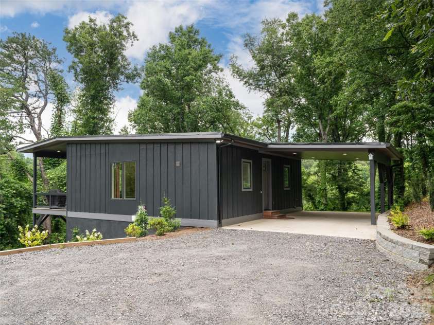 20 Cane Creek Lane, Fairview, NC 28730.  MLS# CAR4395411, YatesRealty ID 36234. 