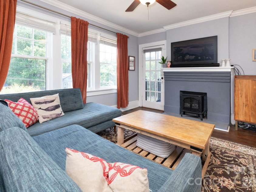164 Laurel Loop, Asheville, NC 28806.  MLS# CAR4400704, YatesRealty ID 36235. 
