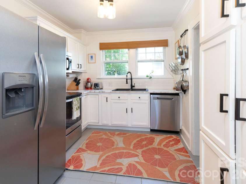 164 Laurel Loop, Asheville, NC 28806.  MLS# CAR4400704, YatesRealty ID 36235. 