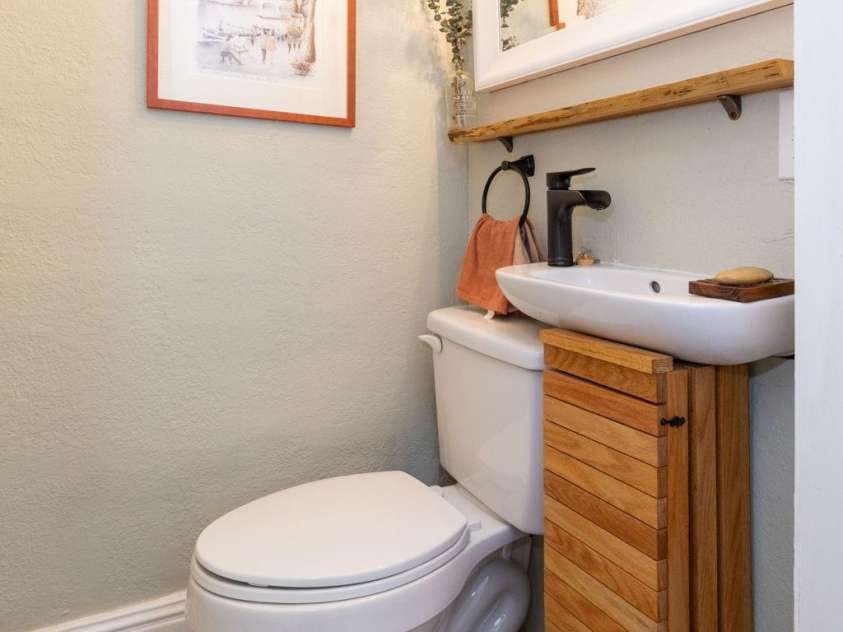164 Laurel Loop, Asheville, NC 28806.  MLS# CAR4400704, YatesRealty ID 36235. 