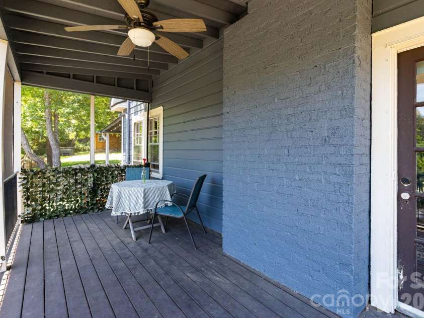 164 Laurel Loop, Asheville, NC 28806.  MLS# CAR4400704, YatesRealty ID 36235. 