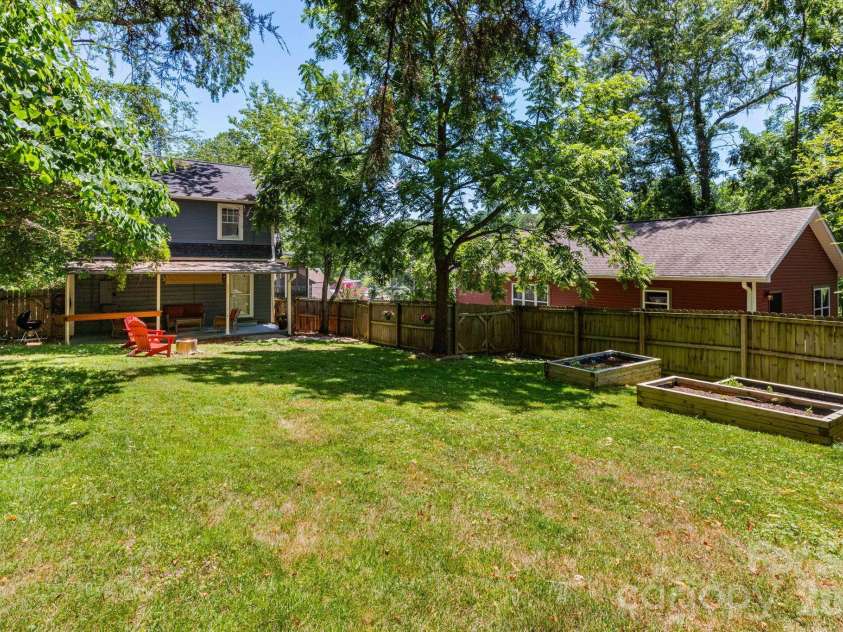 164 Laurel Loop, Asheville, NC 28806.  MLS# CAR4400704, YatesRealty ID 36235. 