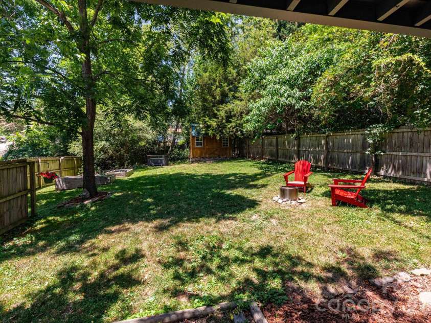 164 Laurel Loop, Asheville, NC 28806.  MLS# CAR4400704, YatesRealty ID 36235. 
