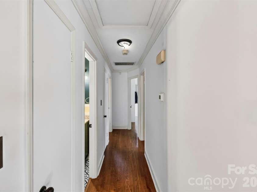 1830 Northbrook Drive, Charlotte, NC 28216.  MLS# CAR4401916, YatesRealty ID 36236. 