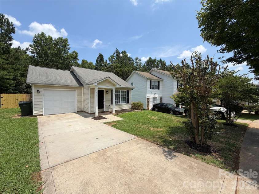 4160 Broadstairs Drive, Concord, NC 28025.  MLS# CAR4394369, YatesRealty ID 36237. 