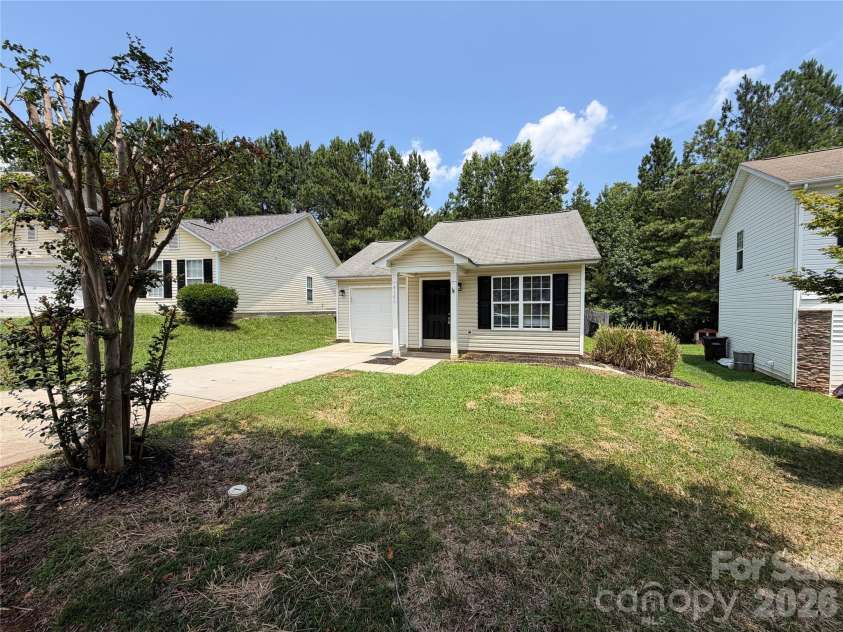 4160 Broadstairs Drive, Concord, NC 28025.  MLS# CAR4394369, YatesRealty ID 36237. 