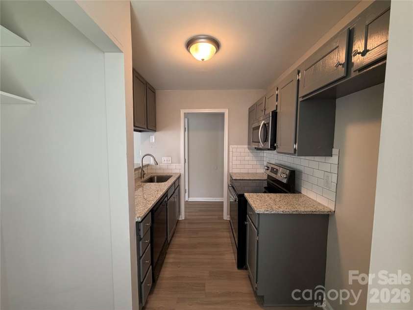 4160 Broadstairs Drive, Concord, NC 28025.  MLS# CAR4394369, YatesRealty ID 36237. 