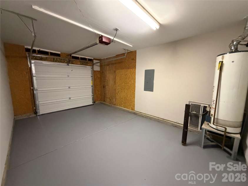 4160 Broadstairs Drive, Concord, NC 28025.  MLS# CAR4394369, YatesRealty ID 36237. 