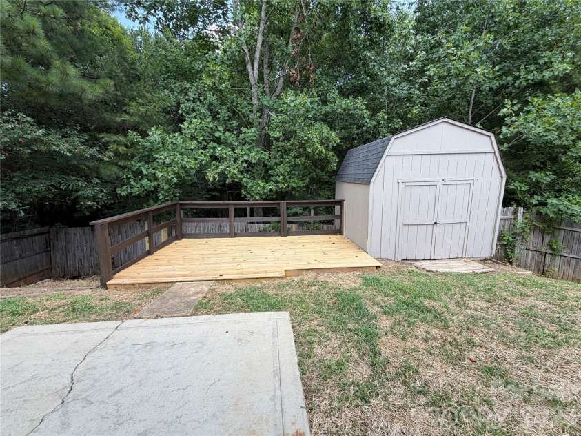 4160 Broadstairs Drive, Concord, NC 28025.  MLS# CAR4394369, YatesRealty ID 36237. 
