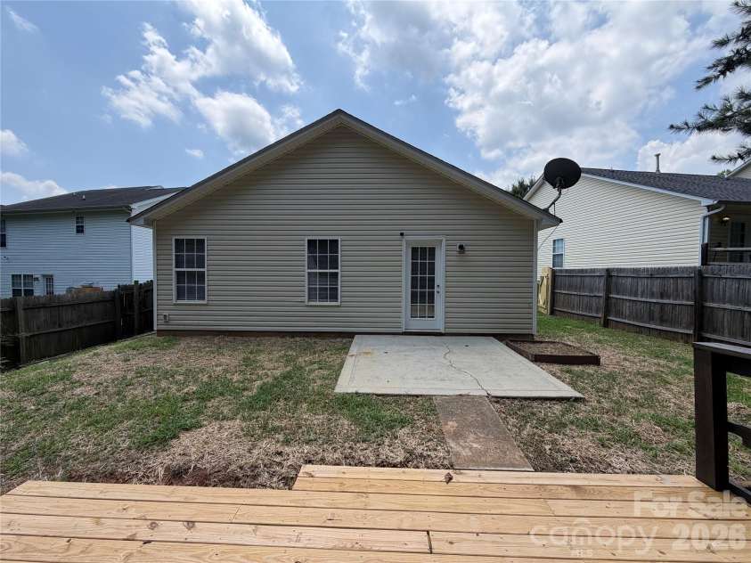 4160 Broadstairs Drive, Concord, NC 28025.  MLS# CAR4394369, YatesRealty ID 36237. 