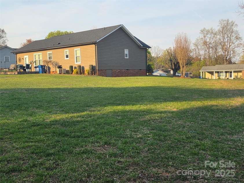 4567 Mayfield Drive, Granite Falls, NC 28630.  MLS# CAR4240693, YatesRealty ID 3624. 