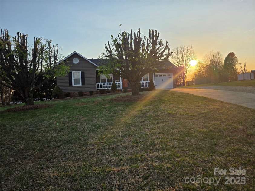 4567 Mayfield Drive, Granite Falls, NC 28630.  MLS# CAR4240693, YatesRealty ID 3624. 