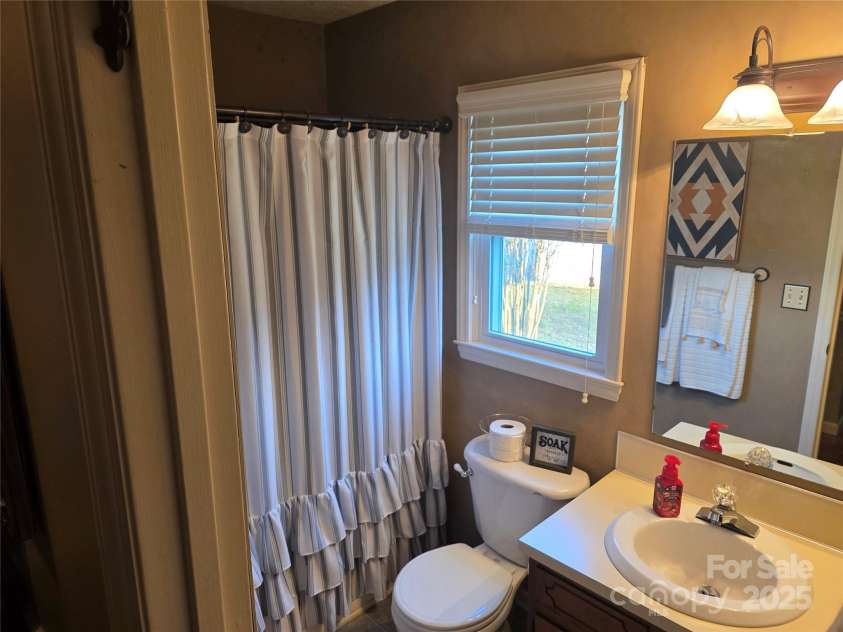 4567 Mayfield Drive, Granite Falls, NC 28630.  MLS# CAR4240693, YatesRealty ID 3624. Full Bath