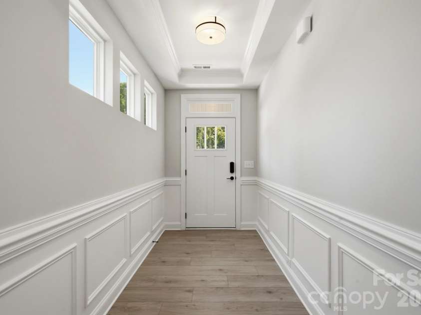 13115 Foxberry Road, Charlotte, NC 28213.  MLS# CAR4335861, YatesRealty ID 36240. Entryway
