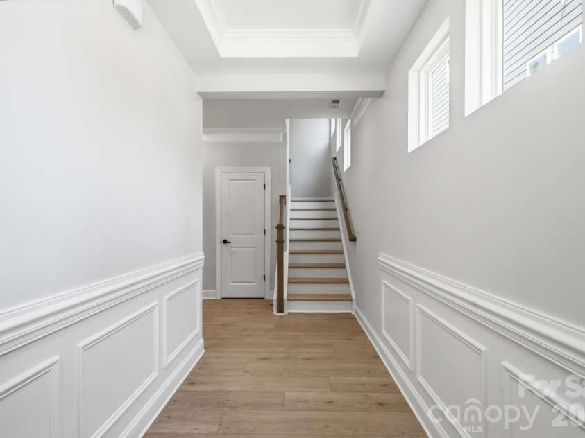 13115 Foxberry Road, Charlotte, NC 28213.  MLS# CAR4335861, YatesRealty ID 36240. Entryway