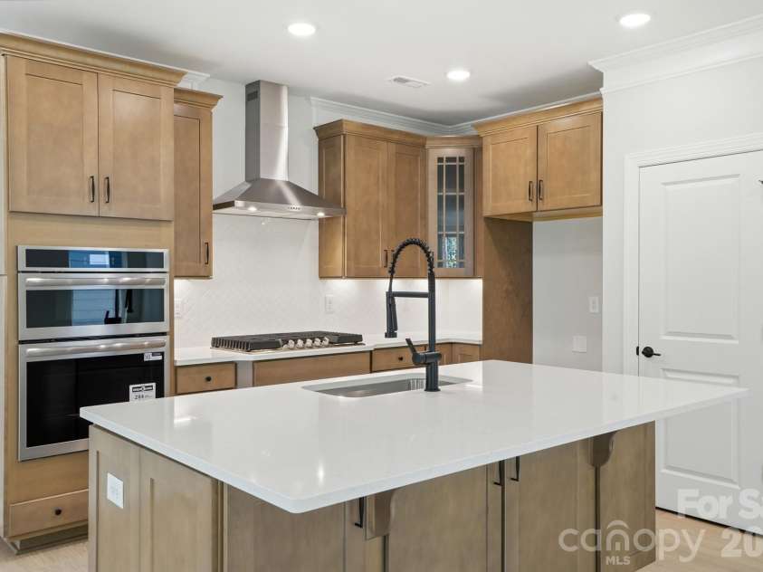 13115 Foxberry Road, Charlotte, NC 28213.  MLS# CAR4335861, YatesRealty ID 36240. Kitchen