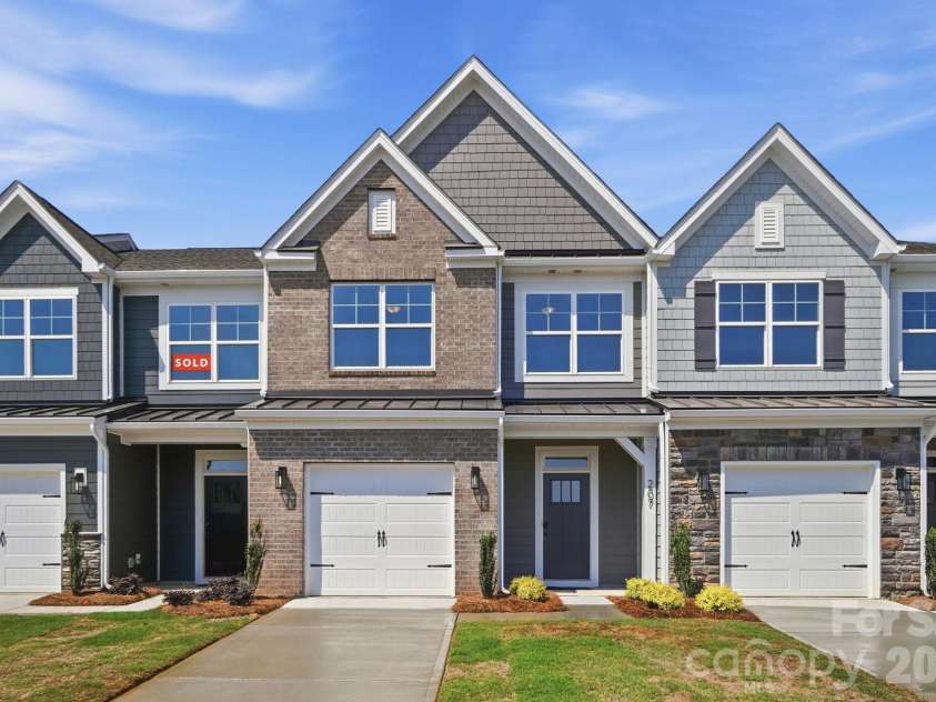 207 Viburnum Road, Waxhaw, NC 28173.  MLS# CAR4368137, YatesRealty ID 36241. 