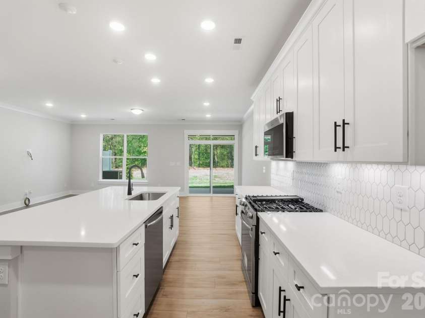 207 Viburnum Road, Waxhaw, NC 28173.  MLS# CAR4368137, YatesRealty ID 36241. 