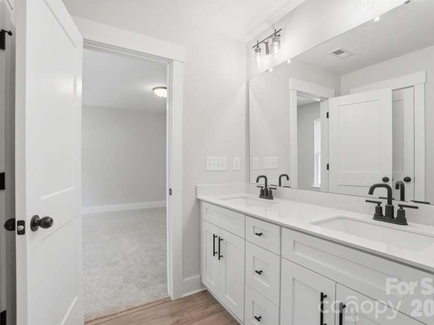 207 Viburnum Road, Waxhaw, NC 28173.  MLS# CAR4368137, YatesRealty ID 36241. 