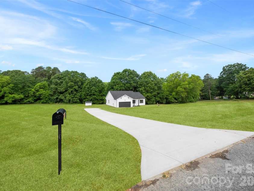 340 Jesse Safrit Road, Salisbury, NC 28147.  MLS# CAR4387625, YatesRealty ID 36244. 