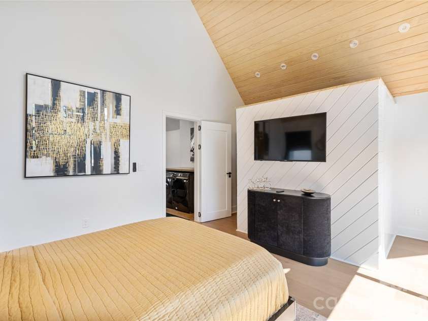 5447 Topping Place, Charlotte, NC 28209.  MLS# CAR4387538, YatesRealty ID 36246. Bedroom 2