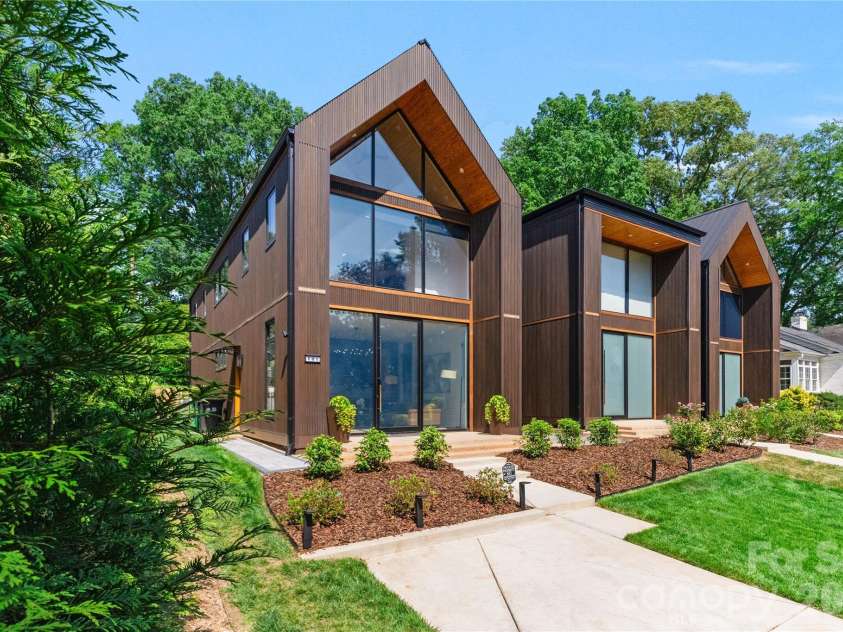 5447 Topping Place, Charlotte, NC 28209.  MLS# CAR4387538, YatesRealty ID 36246. Front