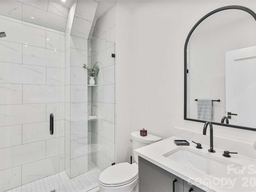 5447 Topping Place, Charlotte, NC 28209.  MLS# CAR4387538, YatesRealty ID 36246. Full Bath 2