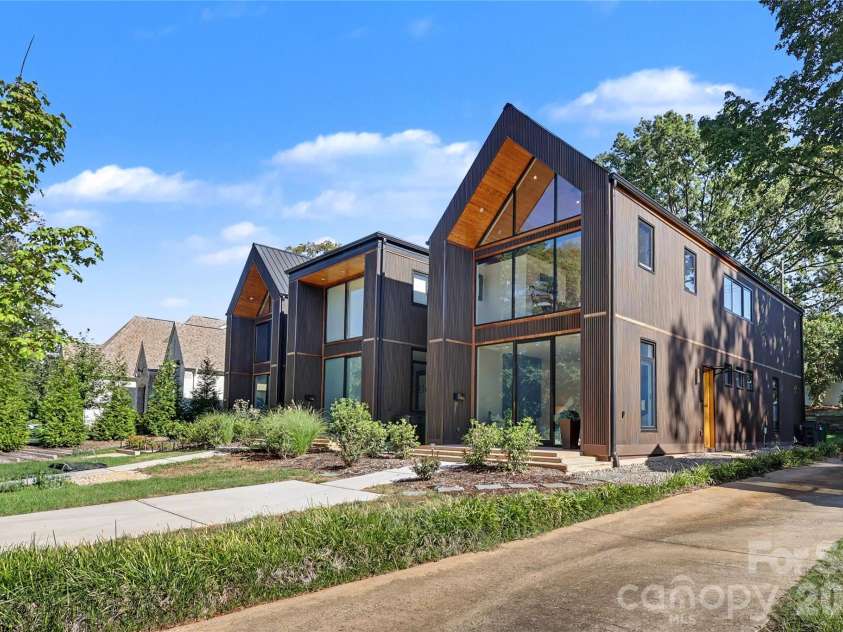5447 Topping Place, Charlotte, NC 28209.  MLS# CAR4429089, YatesRealty ID 36246. 