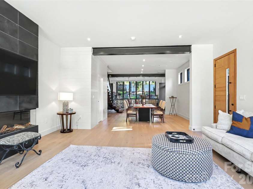 5447 Topping Place, Charlotte, NC 28209.  MLS# CAR4429089, YatesRealty ID 36246. 