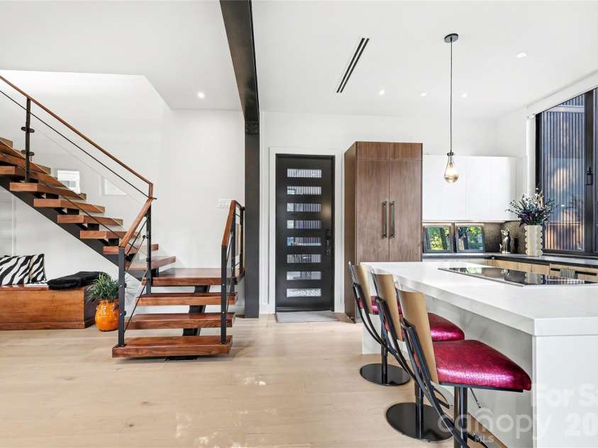 5447 Topping Place, Charlotte, NC 28209.  MLS# CAR4429089, YatesRealty ID 36246. 