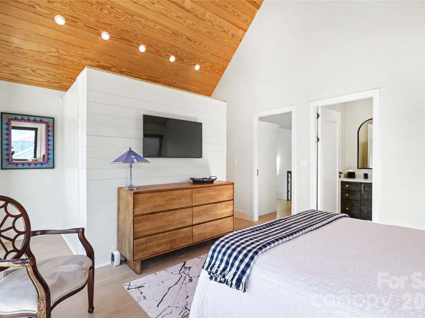 5447 Topping Place, Charlotte, NC 28209.  MLS# CAR4429089, YatesRealty ID 36246. 